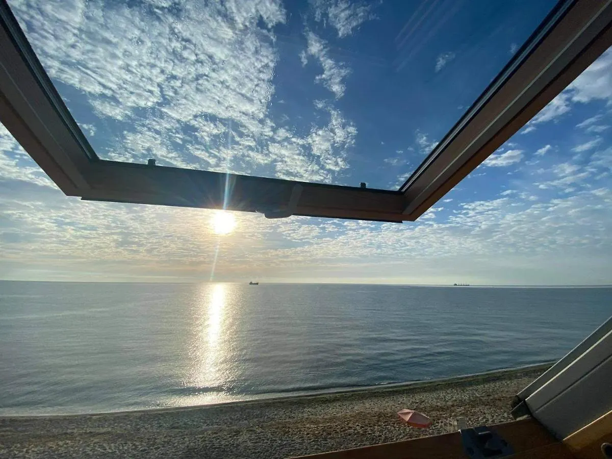 Hemingway Rooms In Happy Beach ヴァルナ
