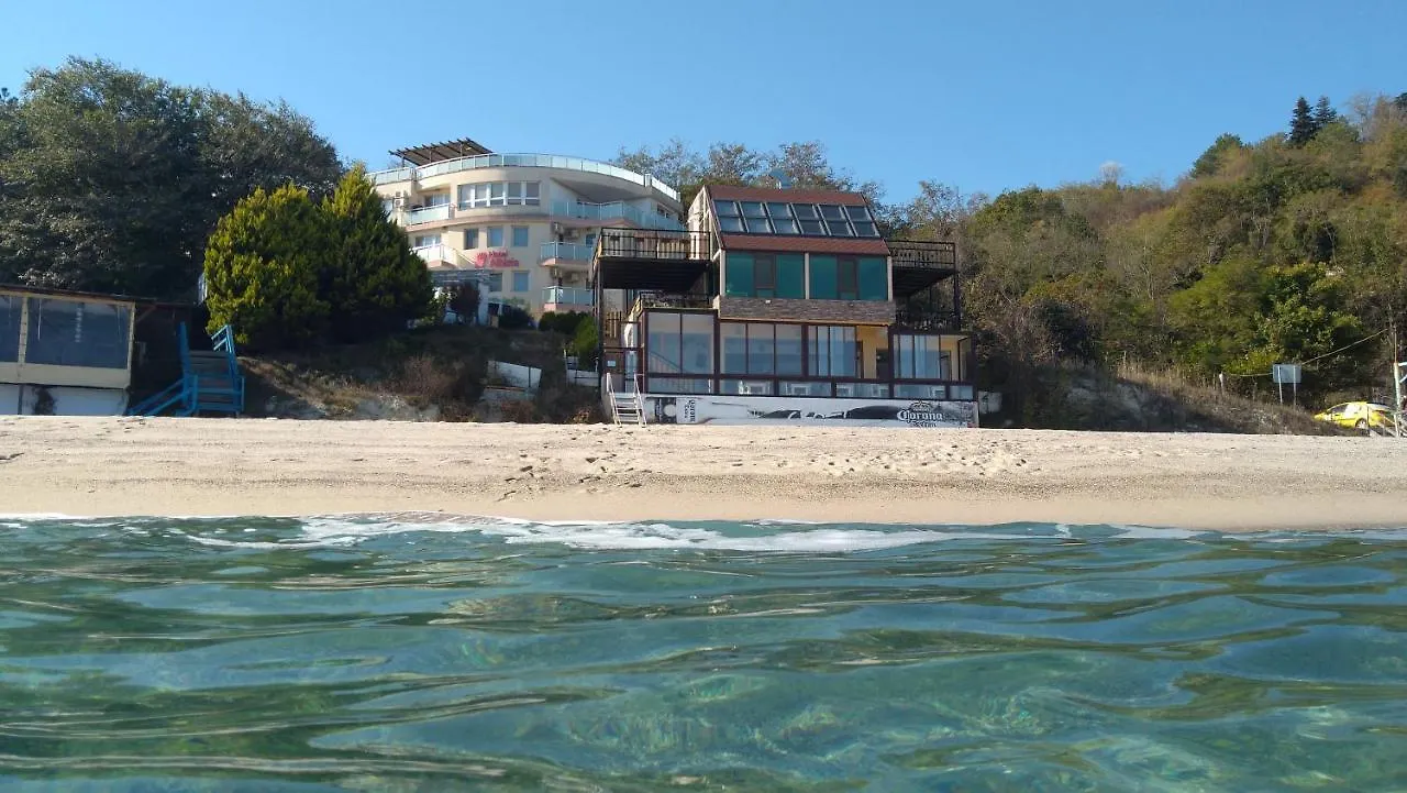 Hemingway Rooms In Happy Beach Varna